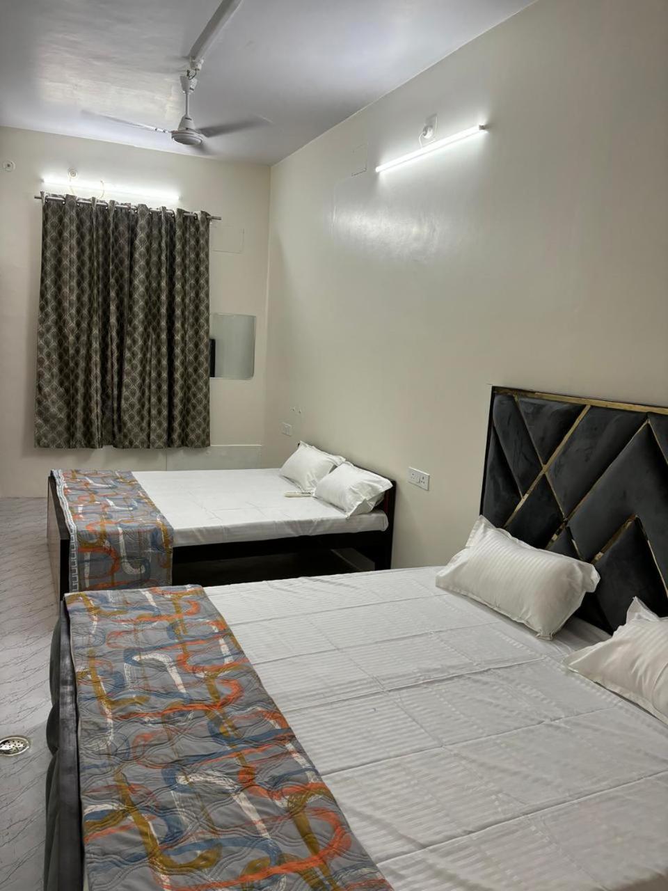 Homestay Pipewalas House *